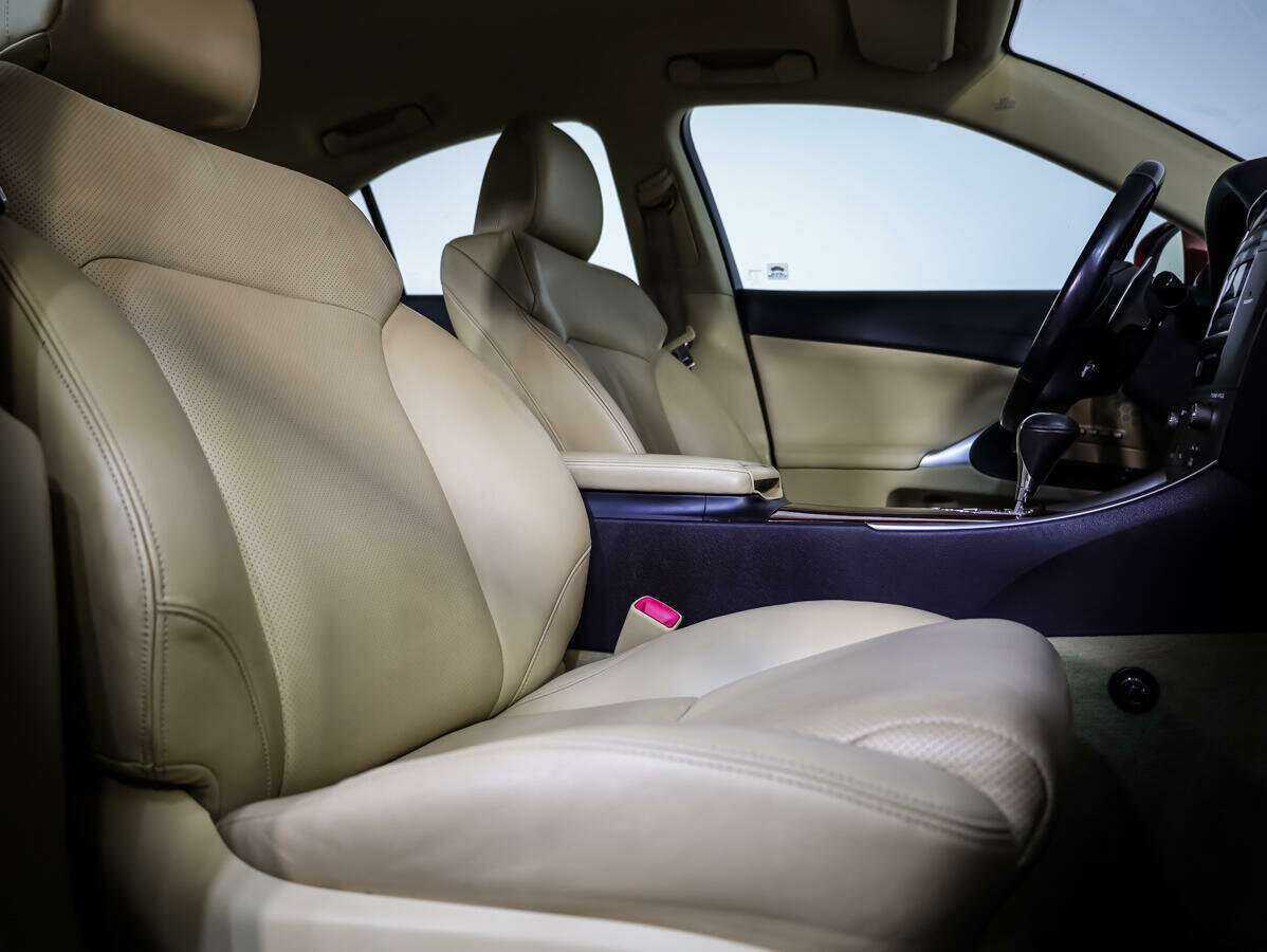 Lexus IS с пробегом — 2007 год. Фото: #10