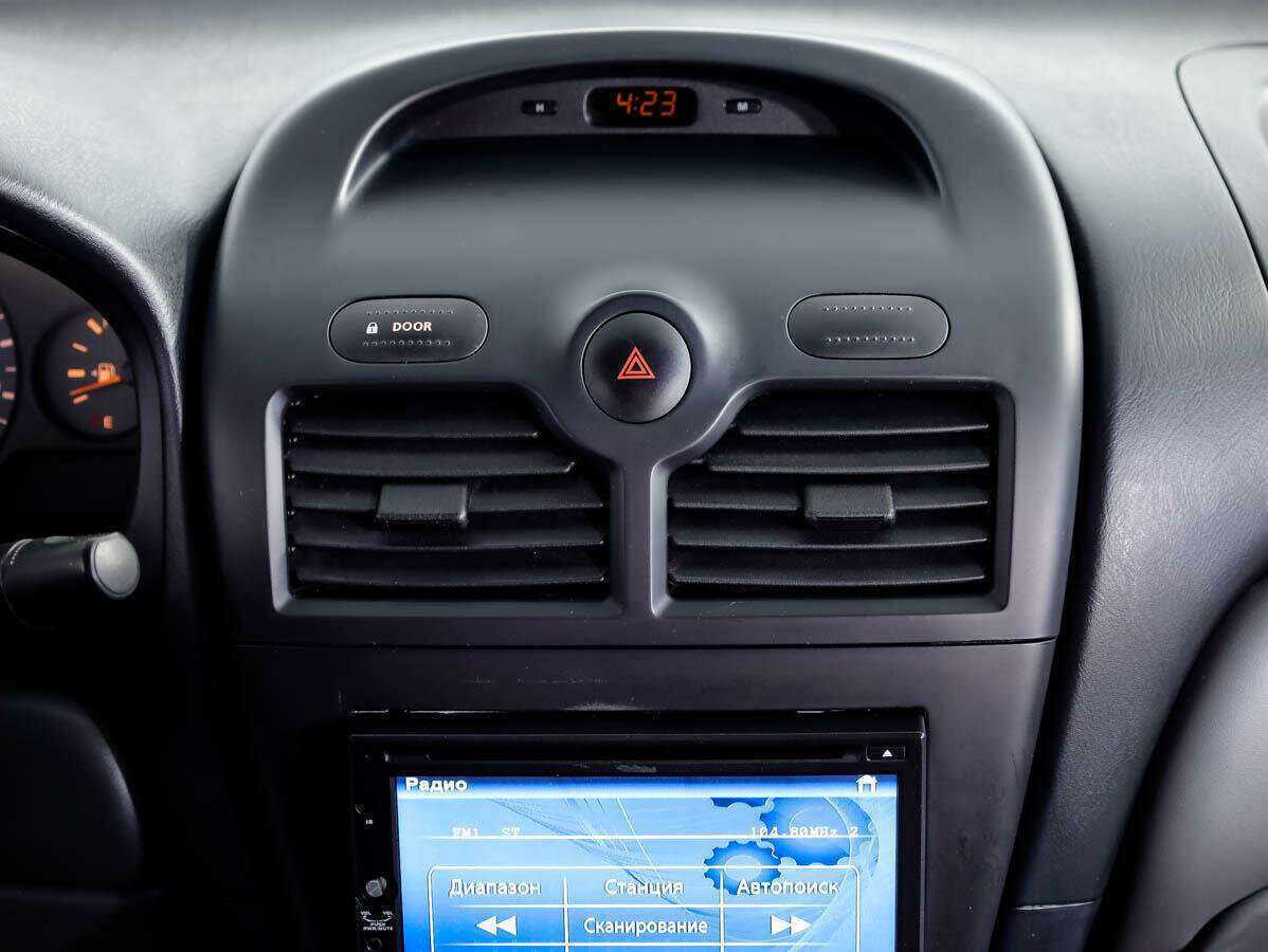 Nissan Almera Classic с пробегом — 2010 год. Фото: #13