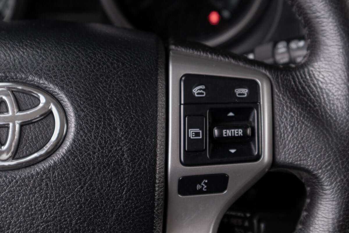 Toyota Land Cruiser Prado с пробегом — 2010 год. Фото: #11