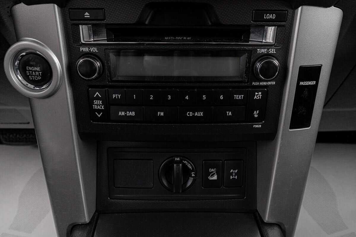 Toyota Land Cruiser Prado с пробегом — 2010 год. Фото: #13