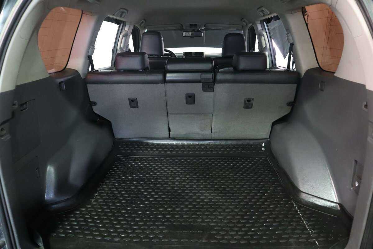 Toyota Land Cruiser Prado с пробегом — 2010 год. Фото: #15