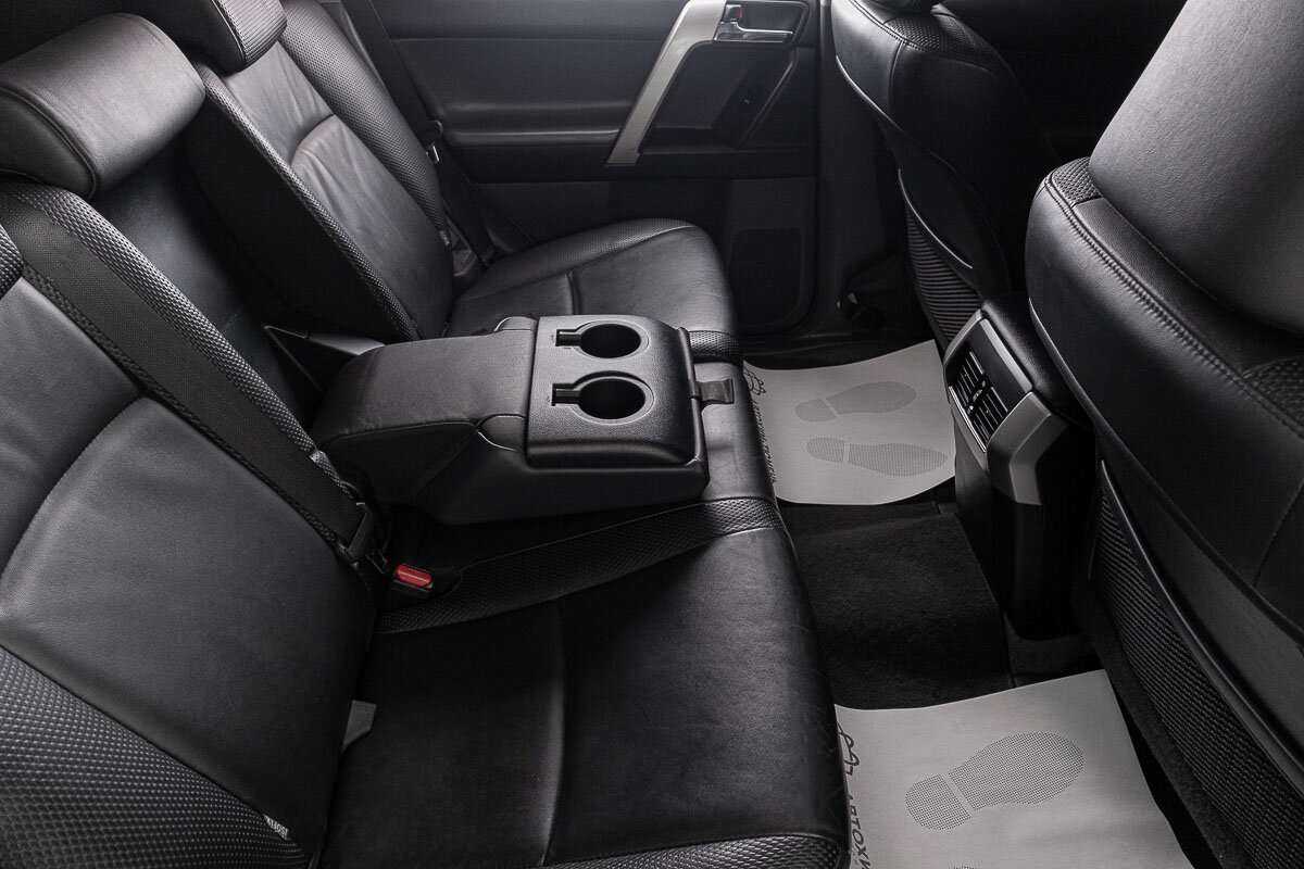 Toyota Land Cruiser Prado с пробегом — 2010 год. Фото: #21