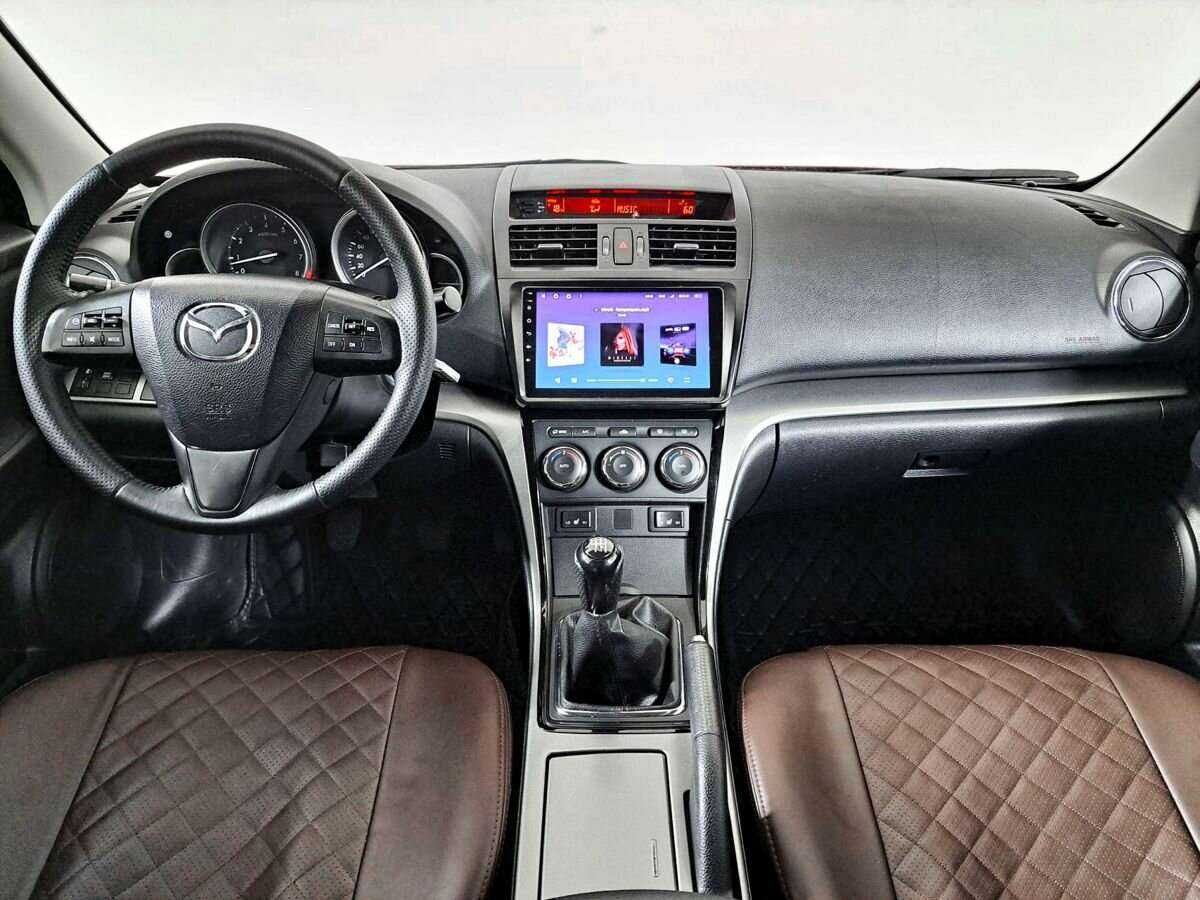 Mazda 6 с пробегом — 2011 год. Фото: #11