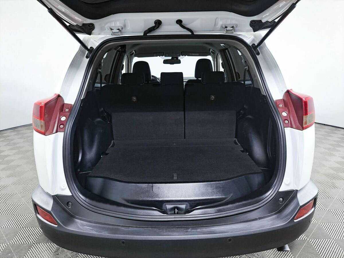 Toyota RAV4 с пробегом — 2014 год. Фото: #8