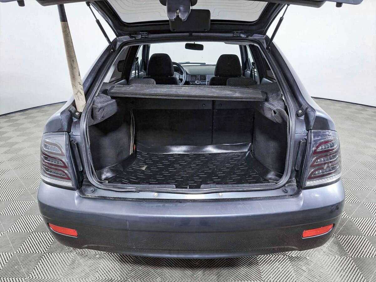 Lada (ВАЗ) Priora с пробегом — 2012 год. Фото: #8