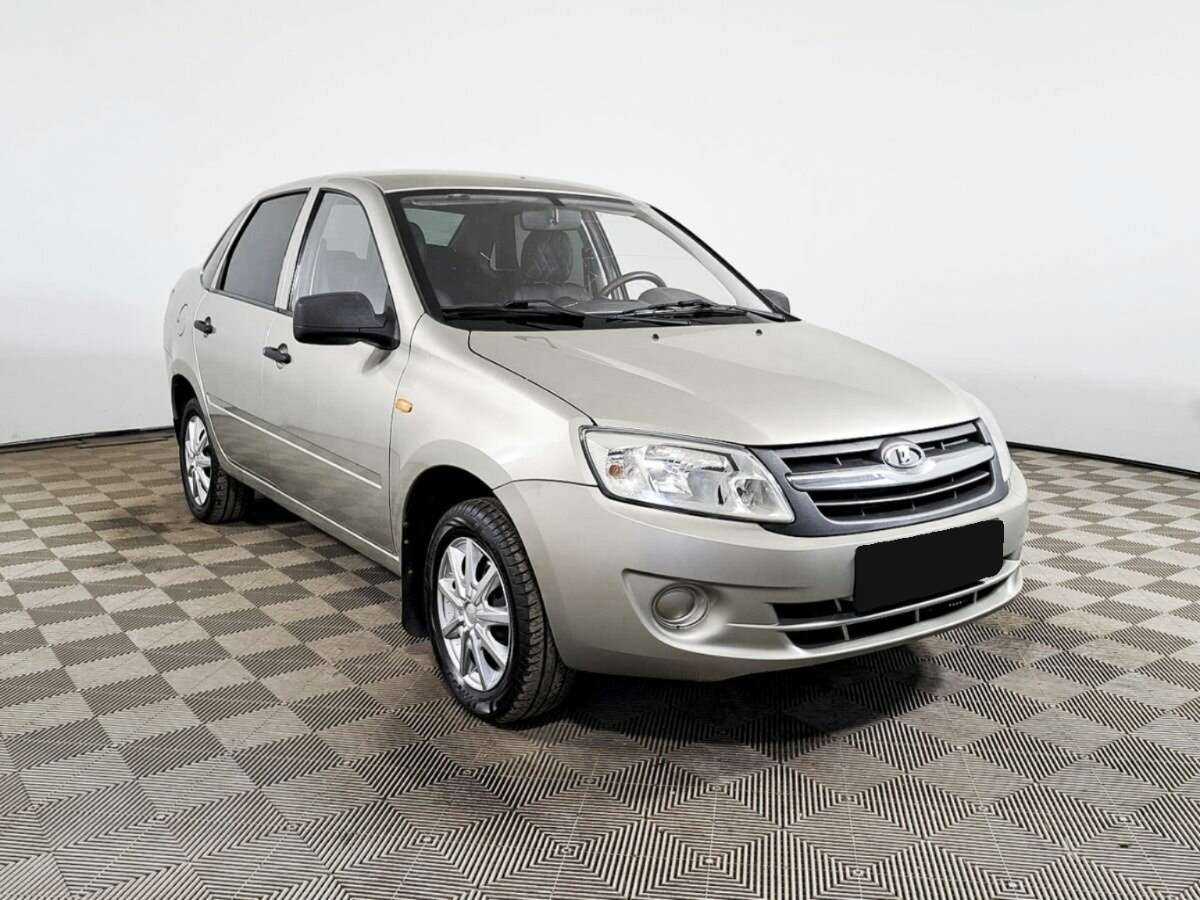 Lada (ВАЗ) Granta с пробегом — 2012 год. Фото: #2