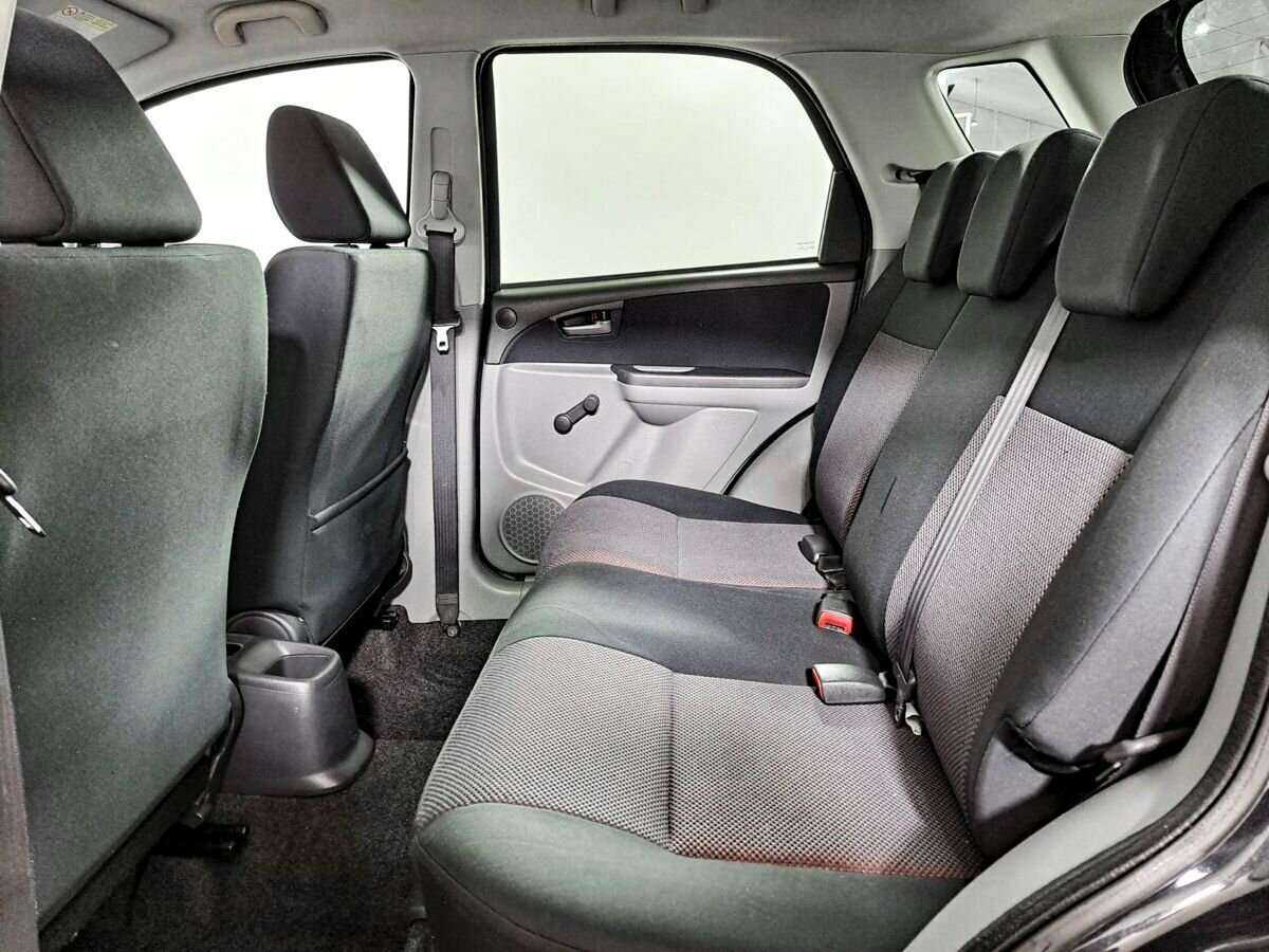 Suzuki SX4 с пробегом — 2008 год. Фото: #6