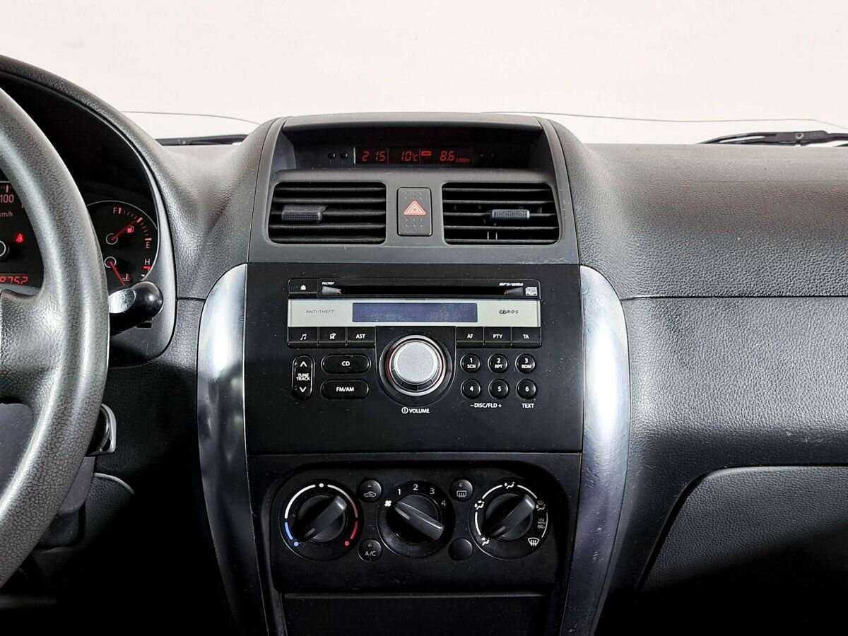 Suzuki SX4 с пробегом — 2008 год. Фото: #9