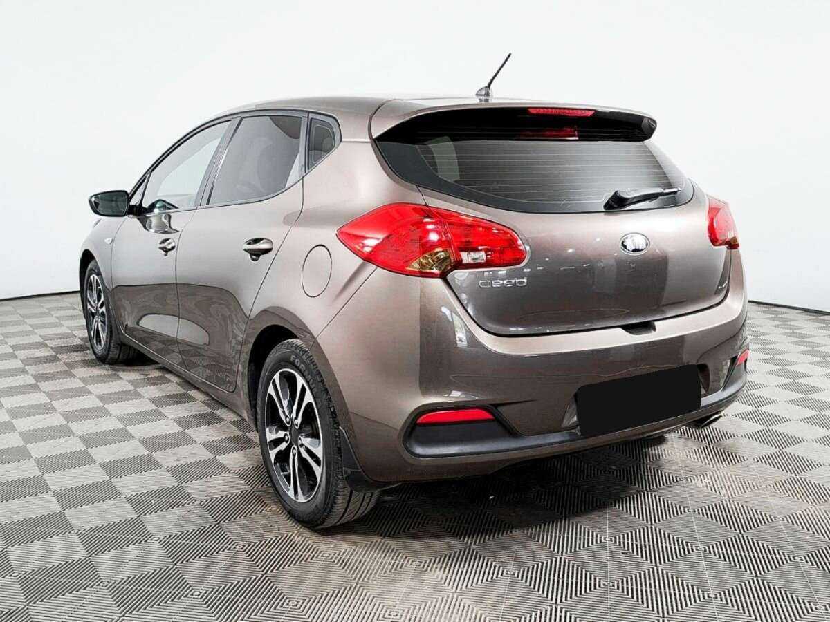 Kia Ceed с пробегом — 2012 год. Фото: #5