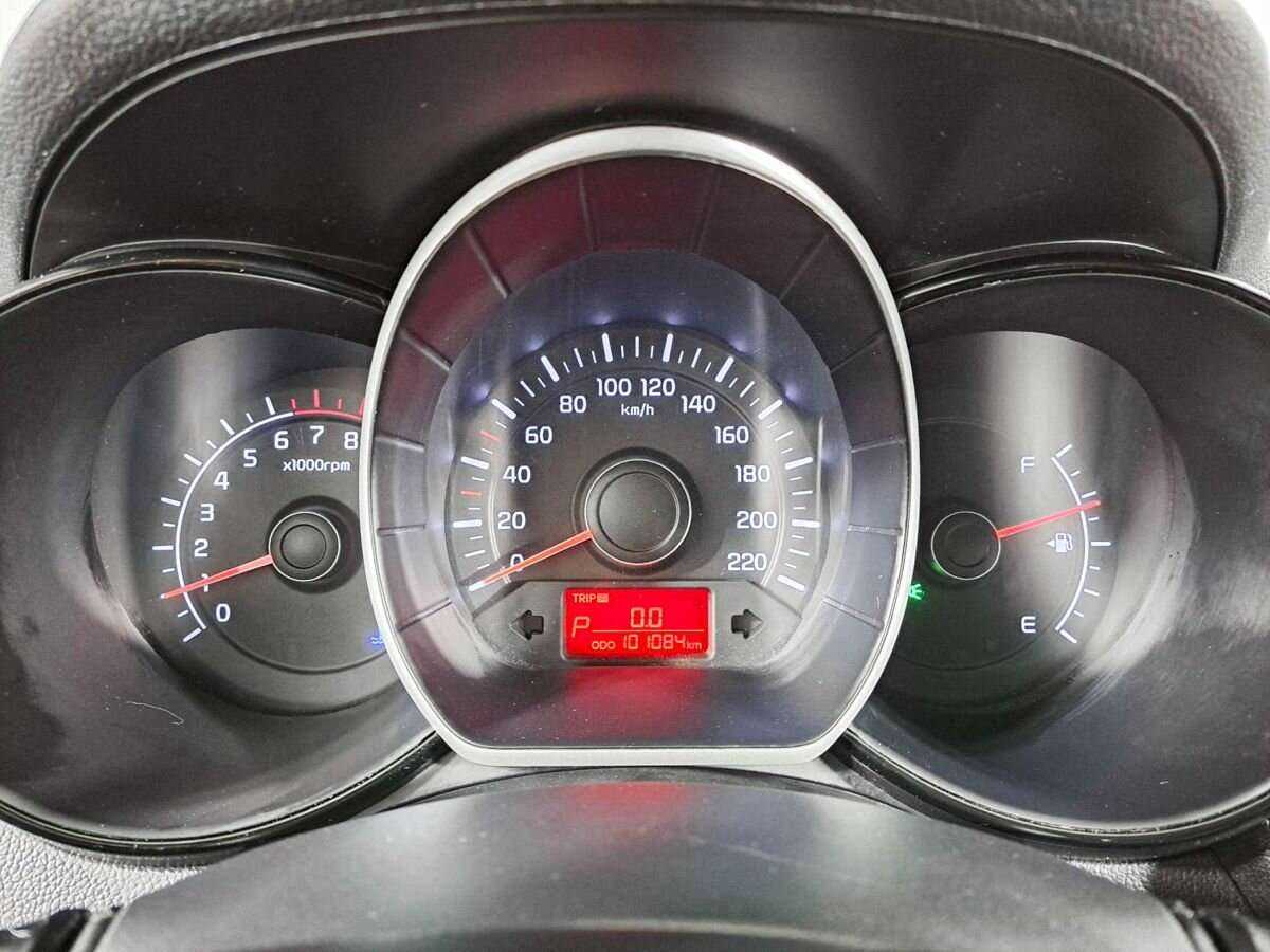 Kia Rio с пробегом — 2013 год. Фото: #10