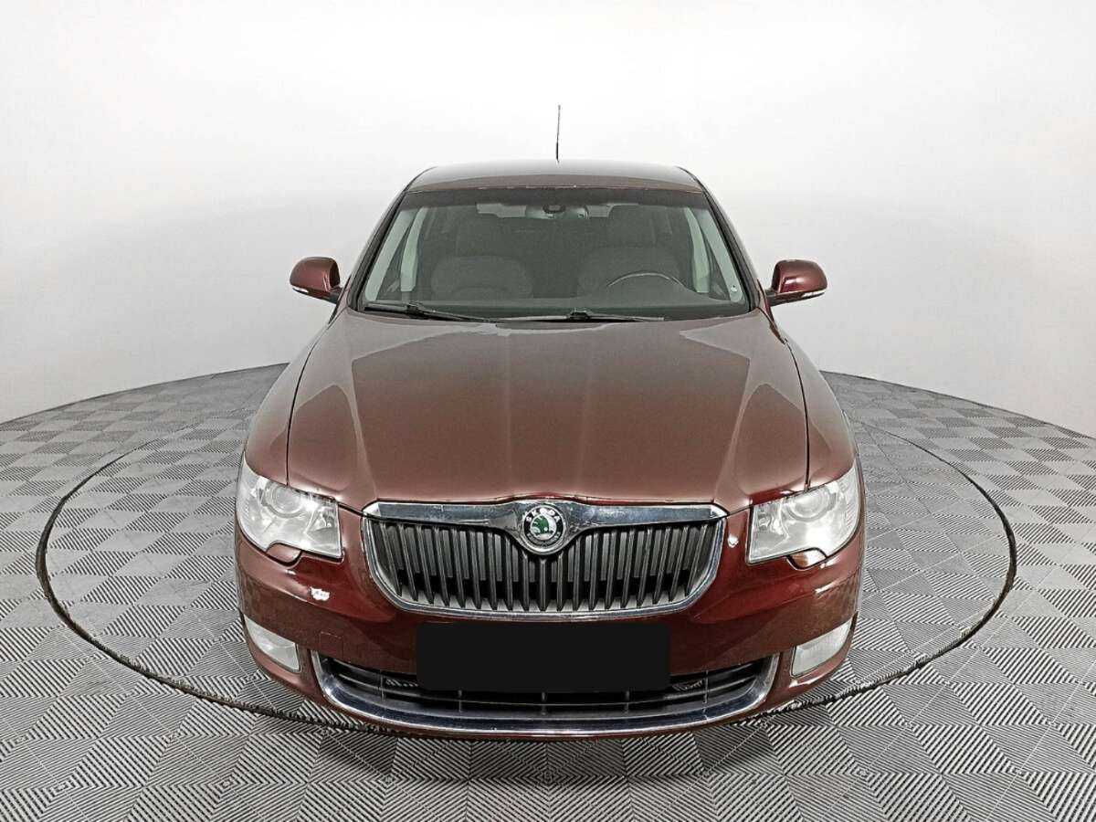 Skoda Superb с пробегом — 2009 год. Фото: #1