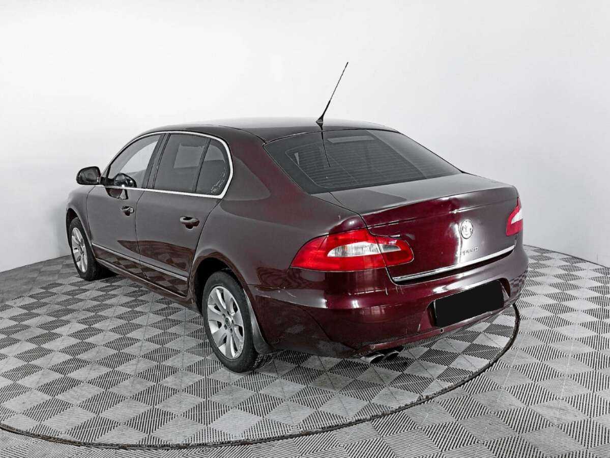 Skoda Superb с пробегом — 2009 год. Фото: #6