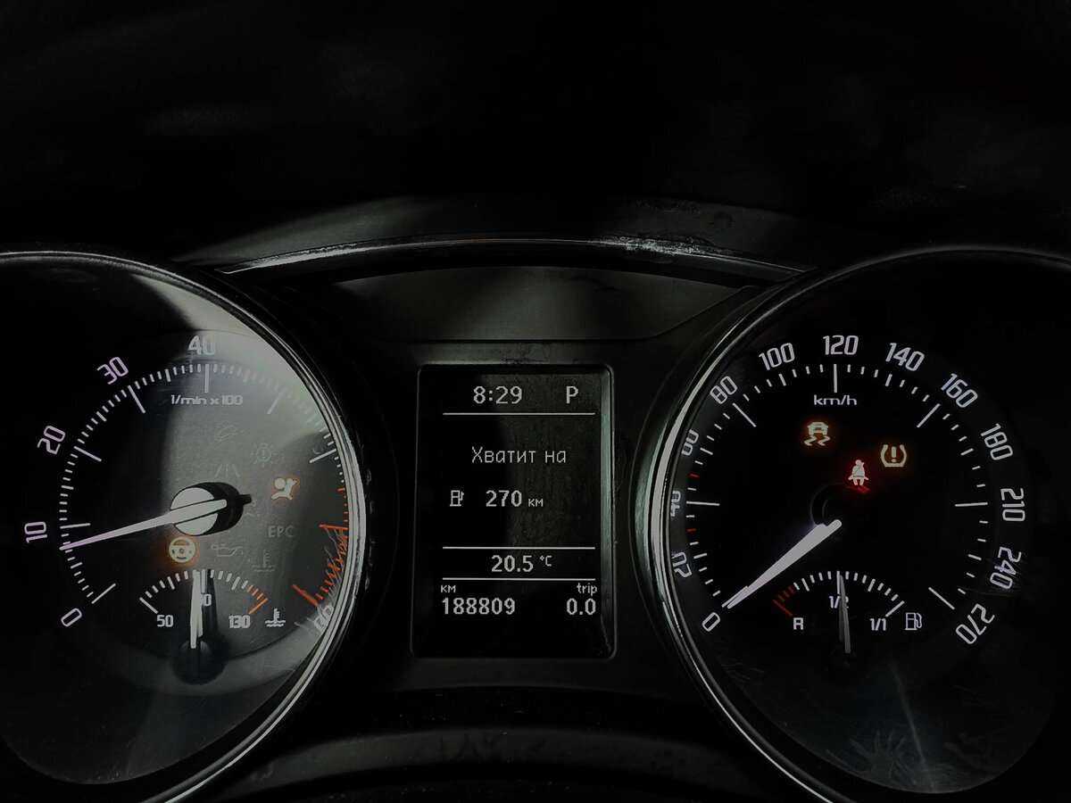 Skoda Superb с пробегом — 2009 год. Фото: #10