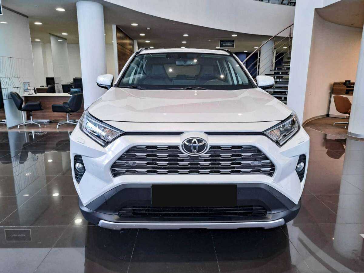 Toyota RAV4 с пробегом — 2021 год. Фото: #1