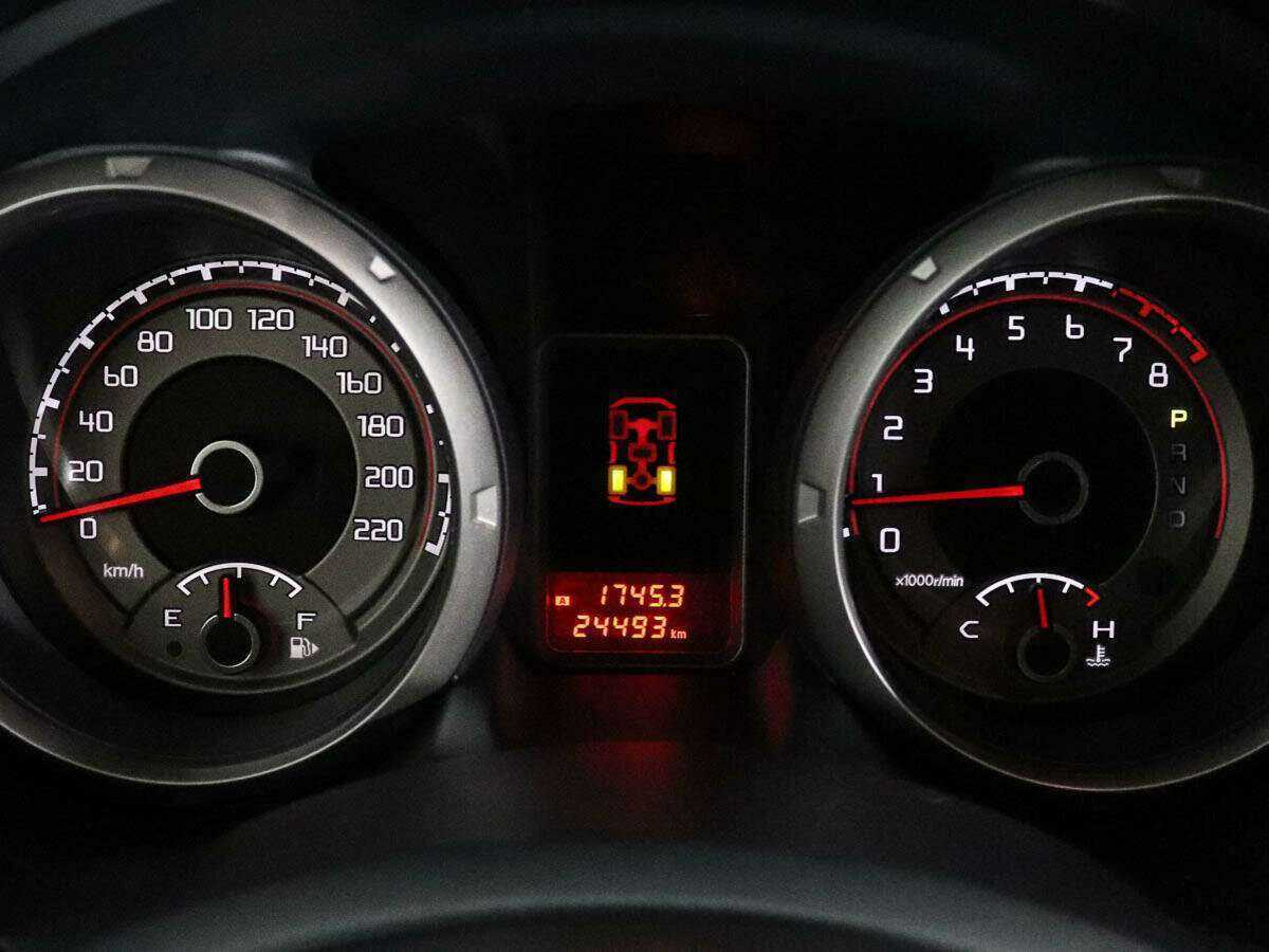 Mitsubishi Pajero с пробегом — 2019 год. Фото: #13