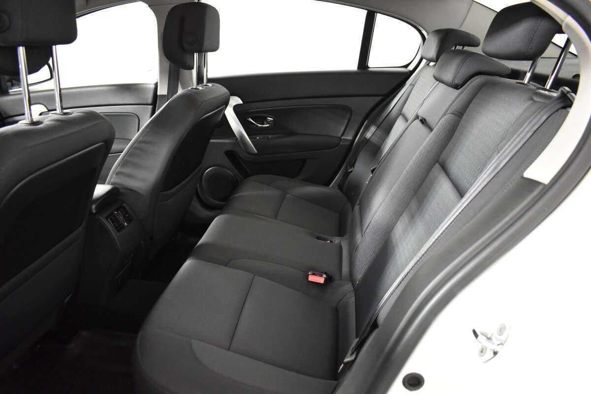 Renault Latitude с пробегом — 2013 год. Фото: #6