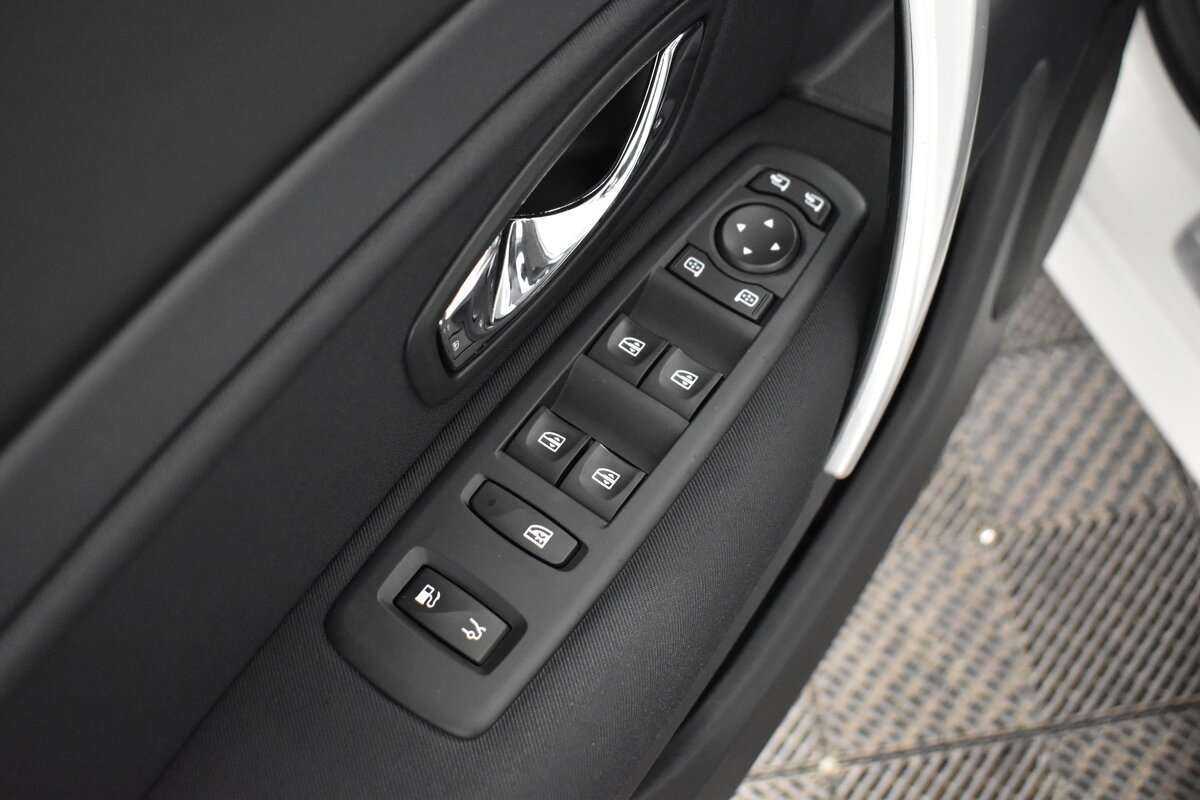 Renault Latitude с пробегом — 2013 год. Фото: #7