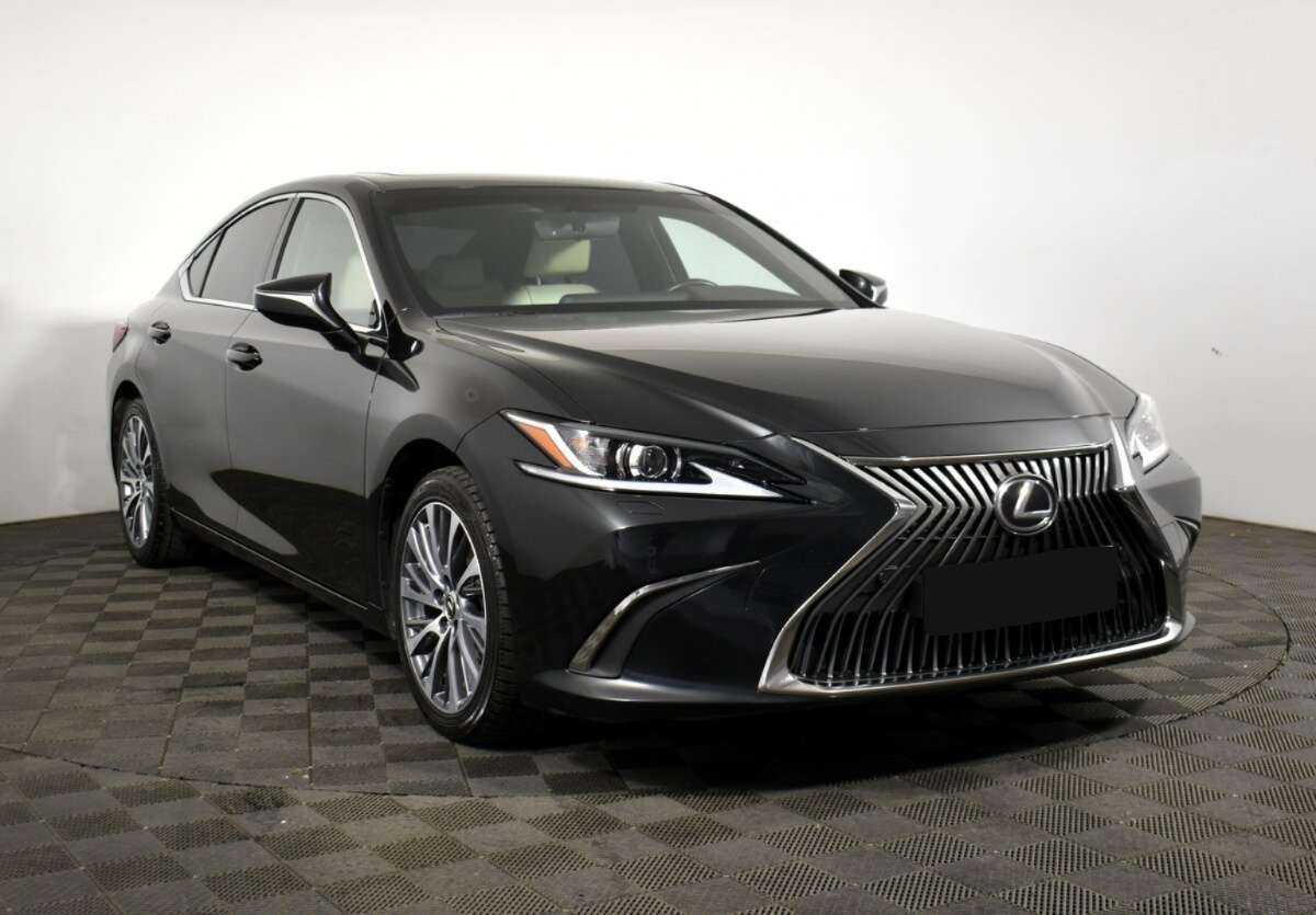 Lexus ES с пробегом — 2018 год. Фото: #2