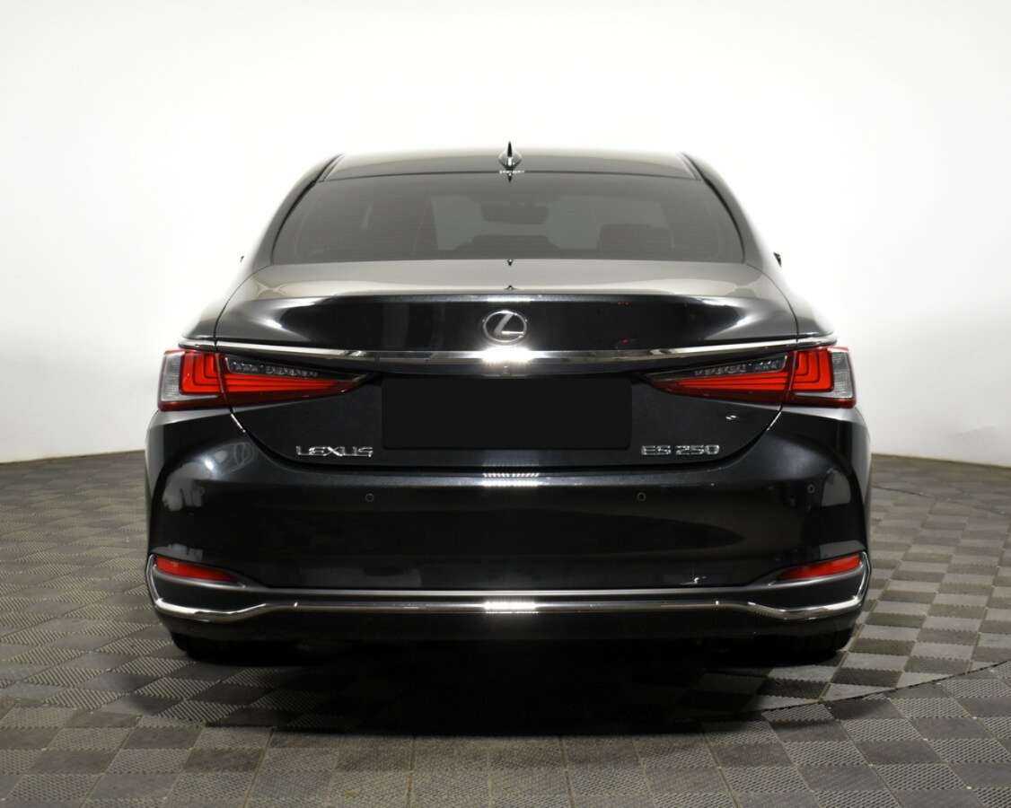 Lexus ES с пробегом — 2018 год. Фото: #4