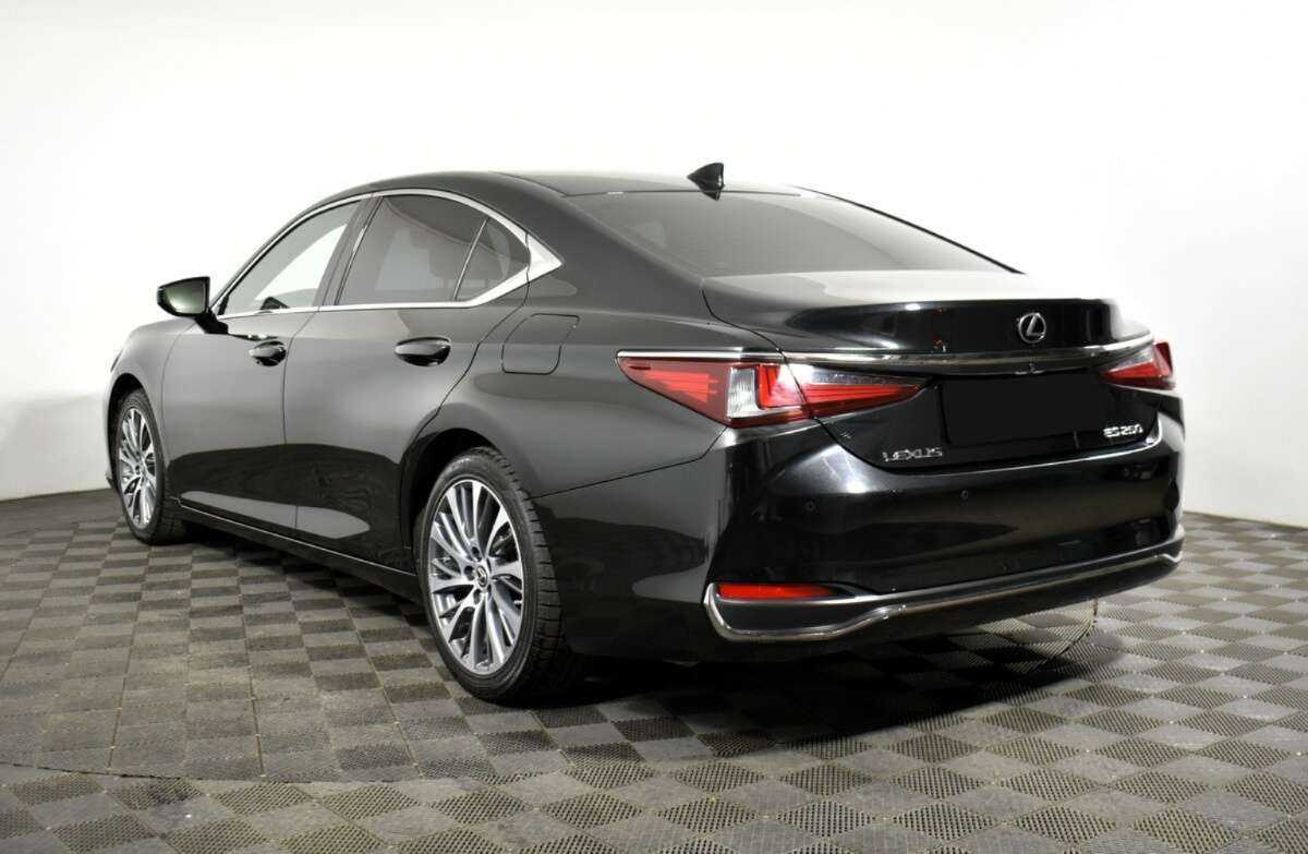 Lexus ES с пробегом — 2018 год. Фото: #5