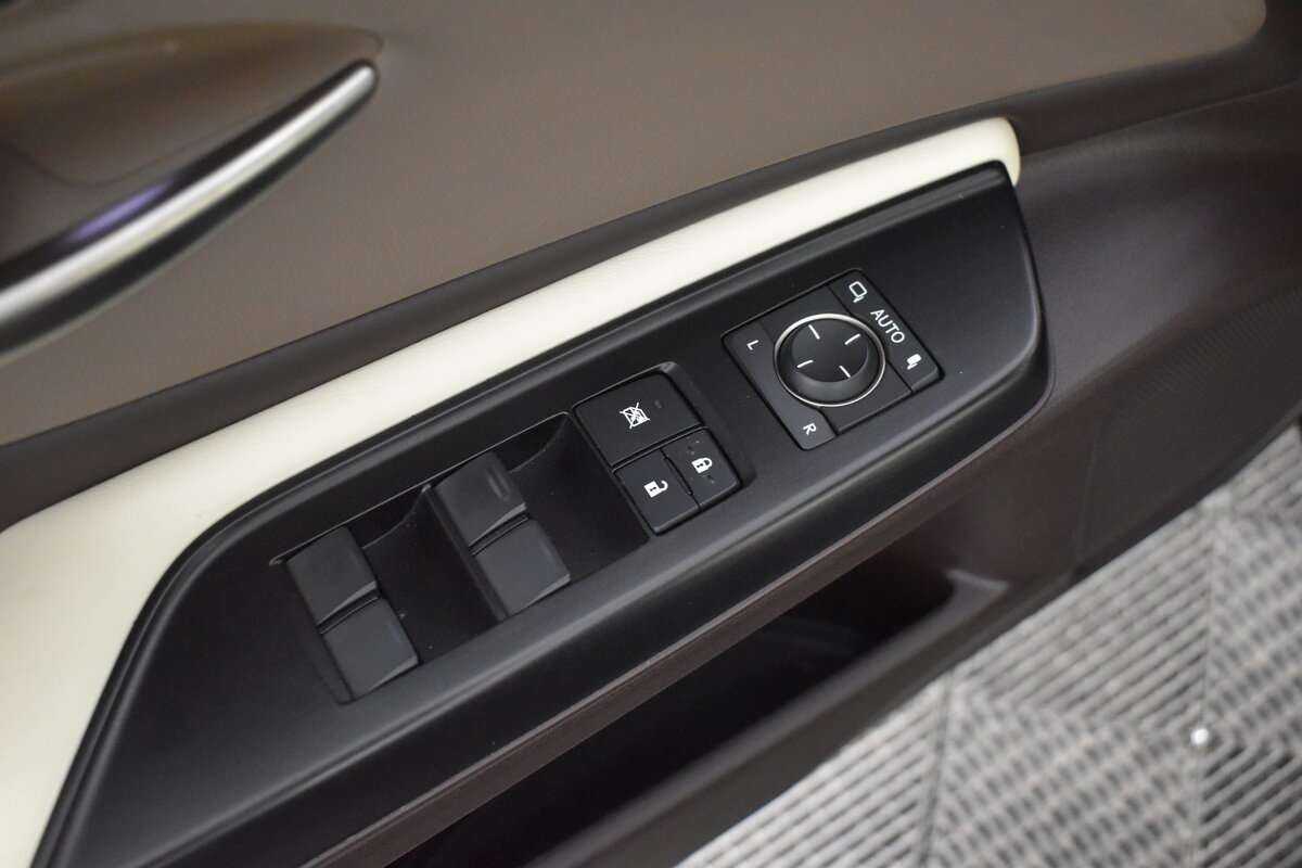 Lexus ES с пробегом — 2018 год. Фото: #6