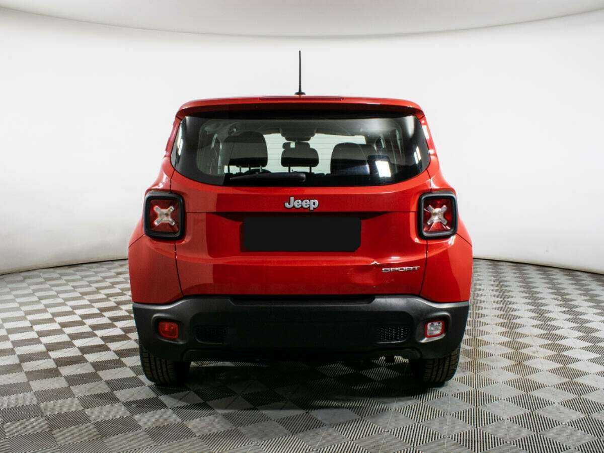 Jeep Renegade с пробегом — 2017 год. Фото: #2