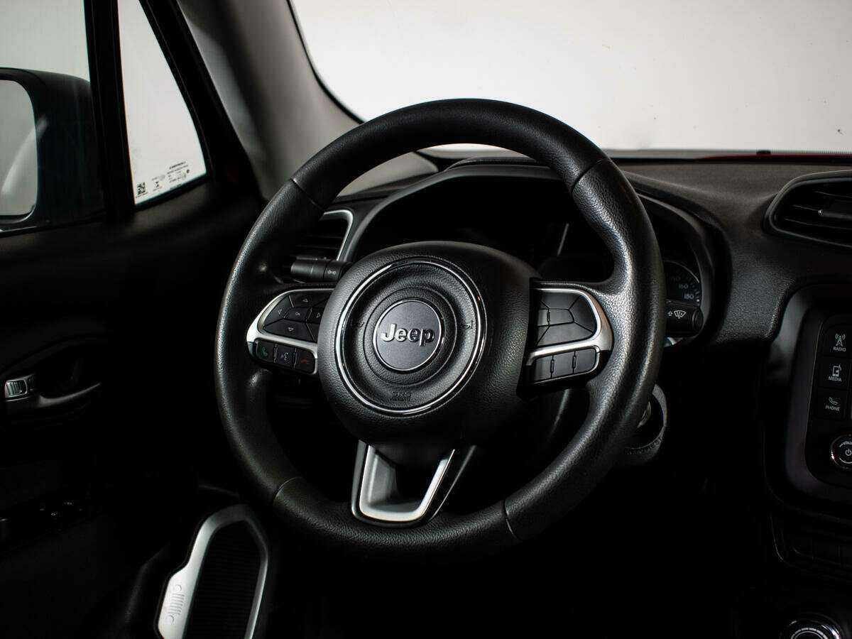 Jeep Renegade с пробегом — 2017 год. Фото: #10