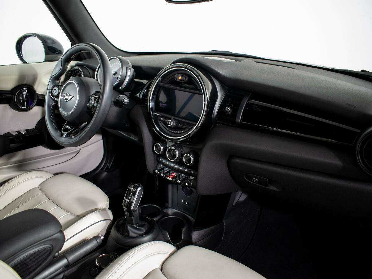 Mini Cabrio с пробегом — 2018 год. Фото: #8