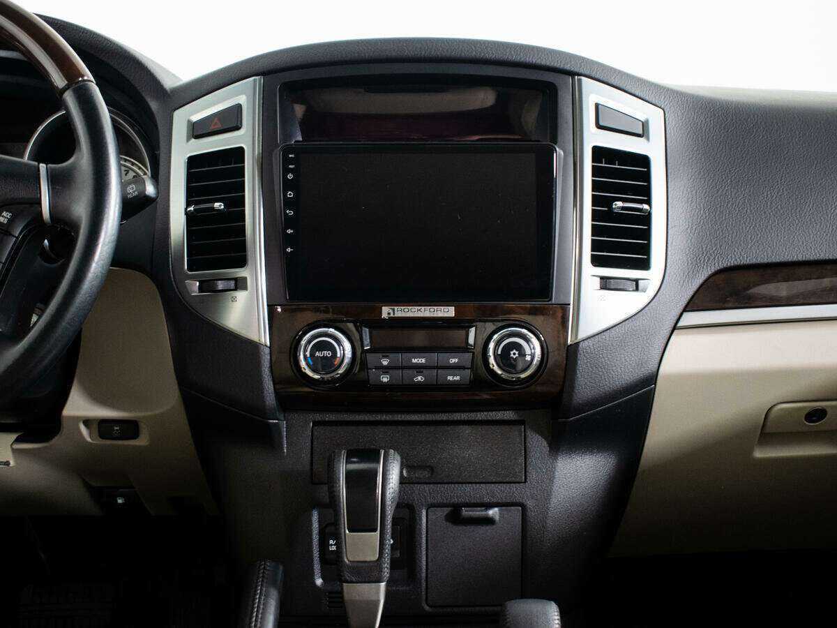 Mitsubishi Pajero с пробегом — 2019 год. Фото: #10