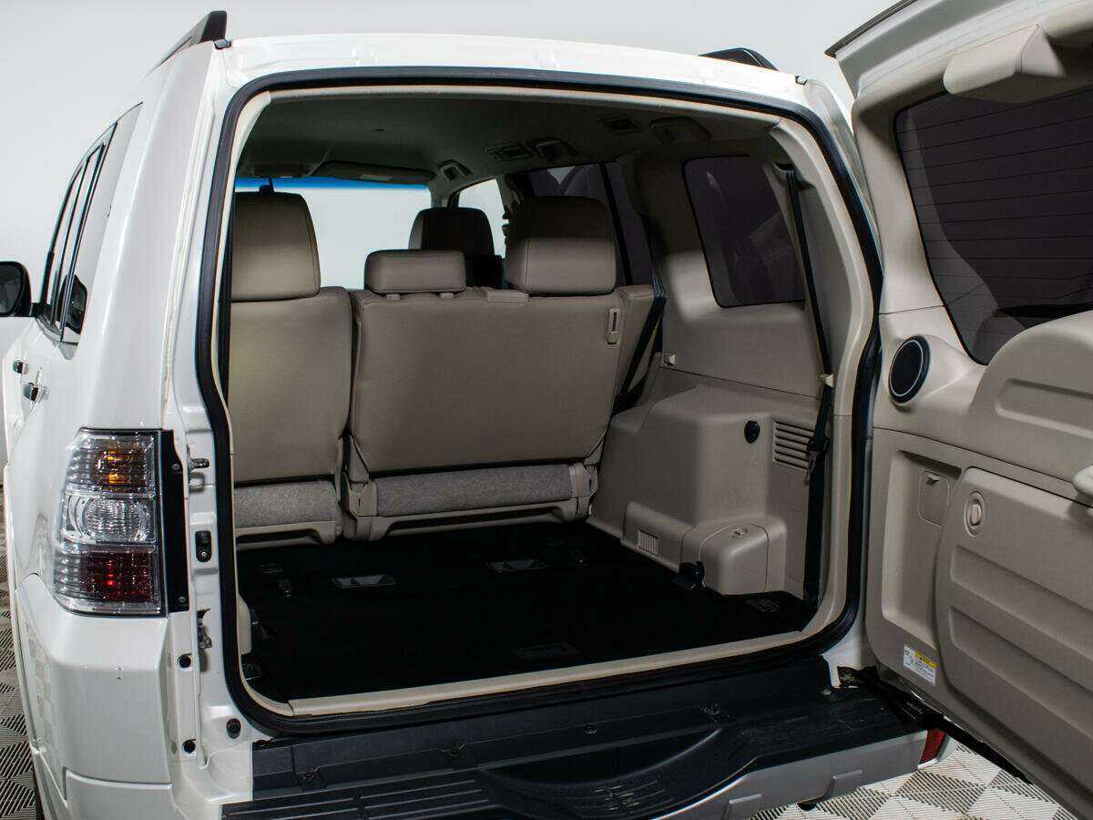 Mitsubishi Pajero с пробегом — 2019 год. Фото: #14