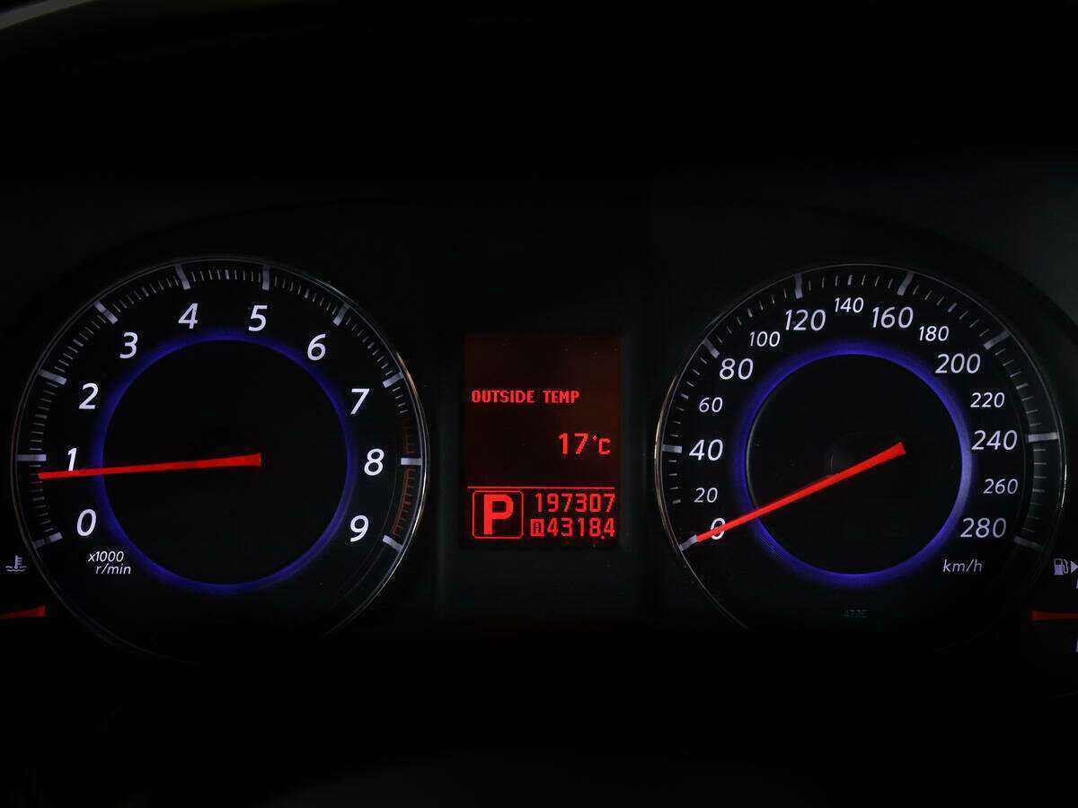 Infiniti FX с пробегом — 2011 год. Фото: #10