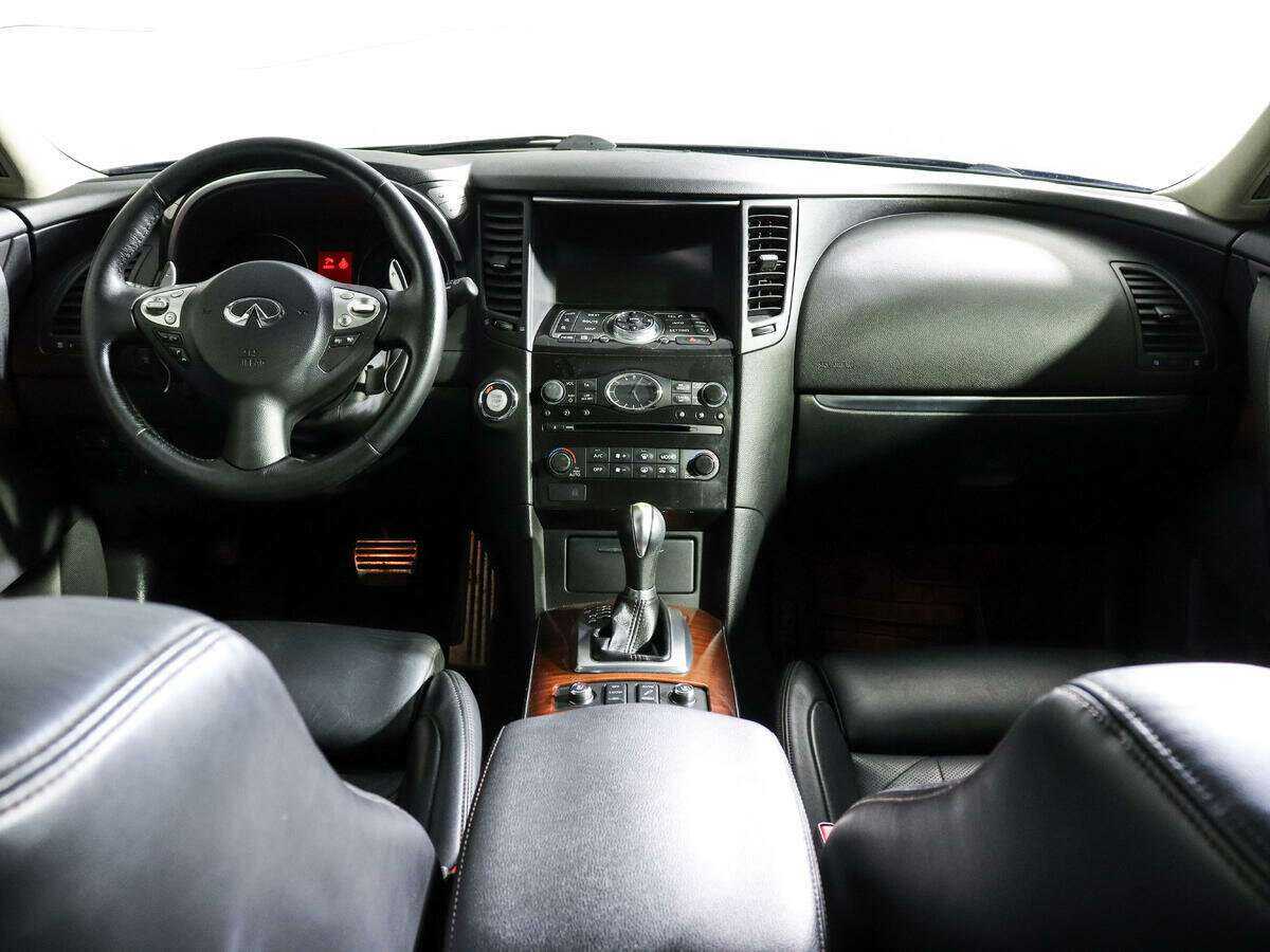 Infiniti FX с пробегом — 2011 год. Фото: #11