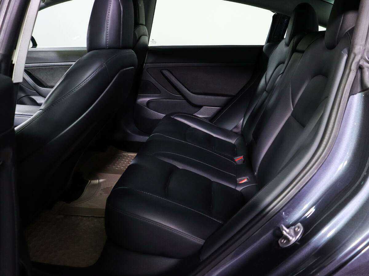 Tesla Model 3 с пробегом — 2020 год. Фото: #7