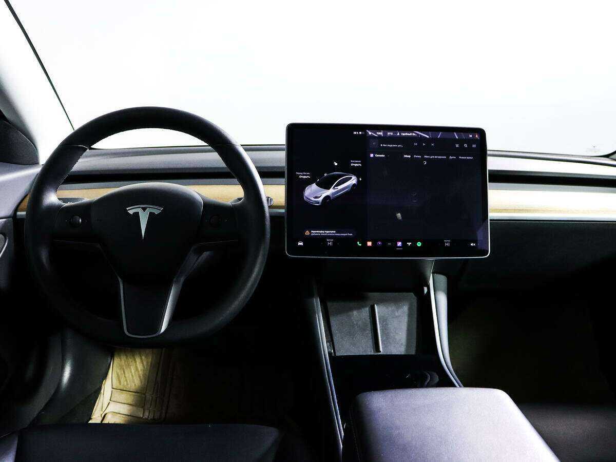 Tesla Model 3 с пробегом — 2020 год. Фото: #9