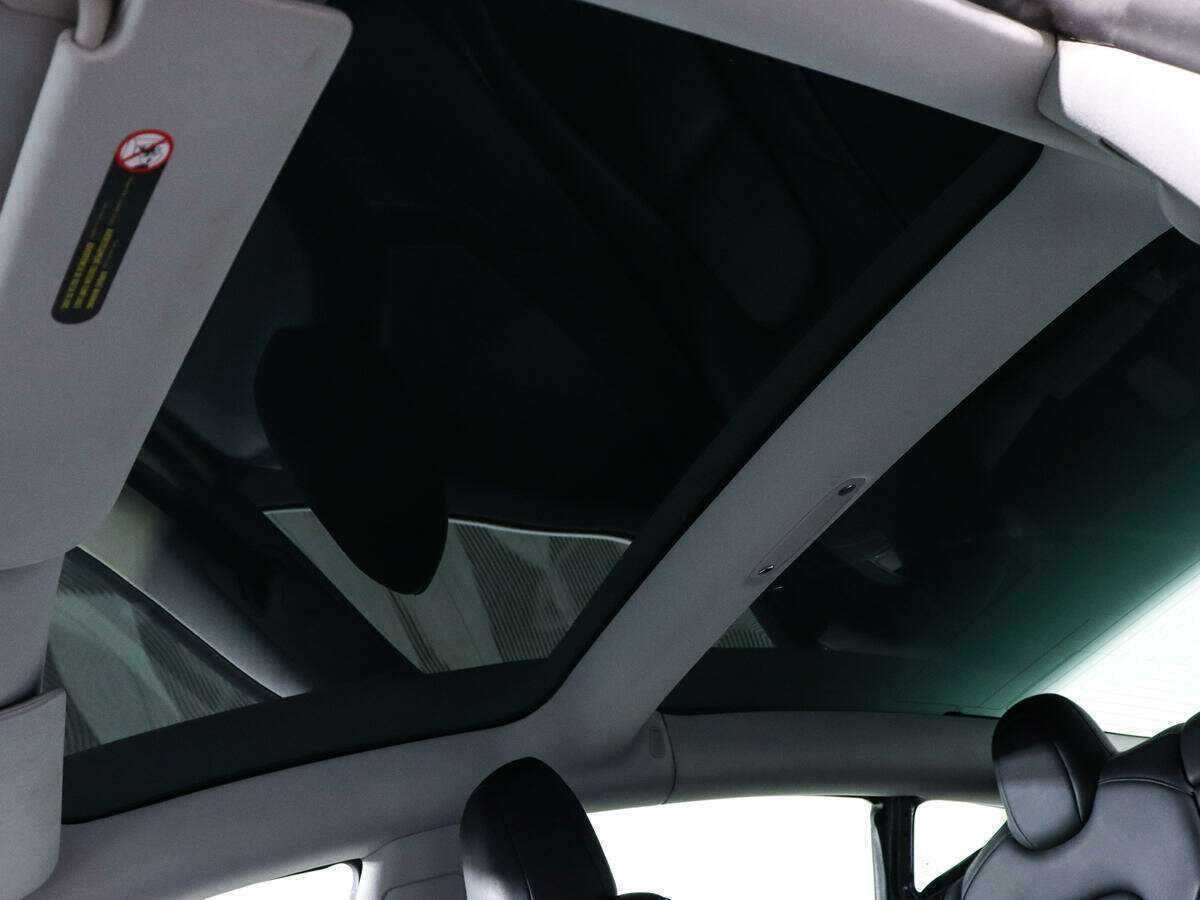 Tesla Model 3 с пробегом — 2020 год. Фото: #12