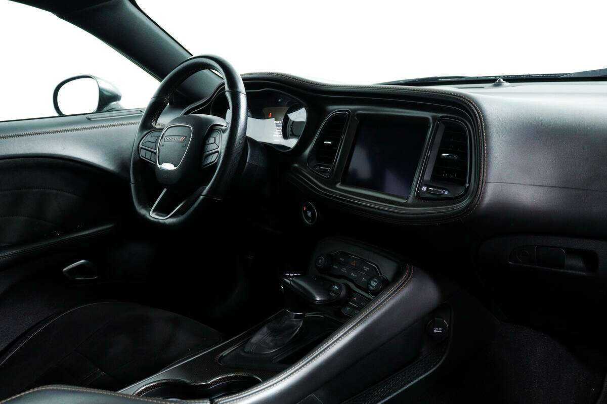 Dodge Challenger с пробегом — 2020 год. Фото: #8