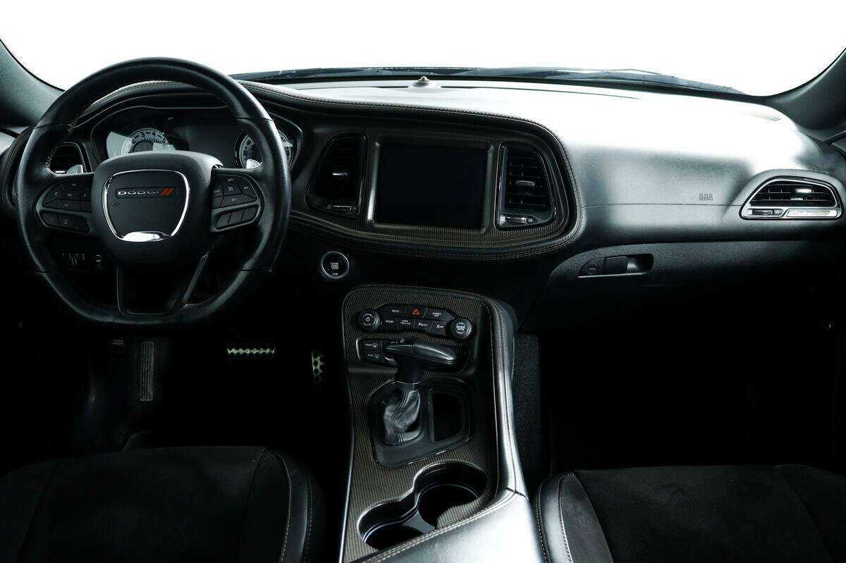 Dodge Challenger с пробегом — 2020 год. Фото: #10