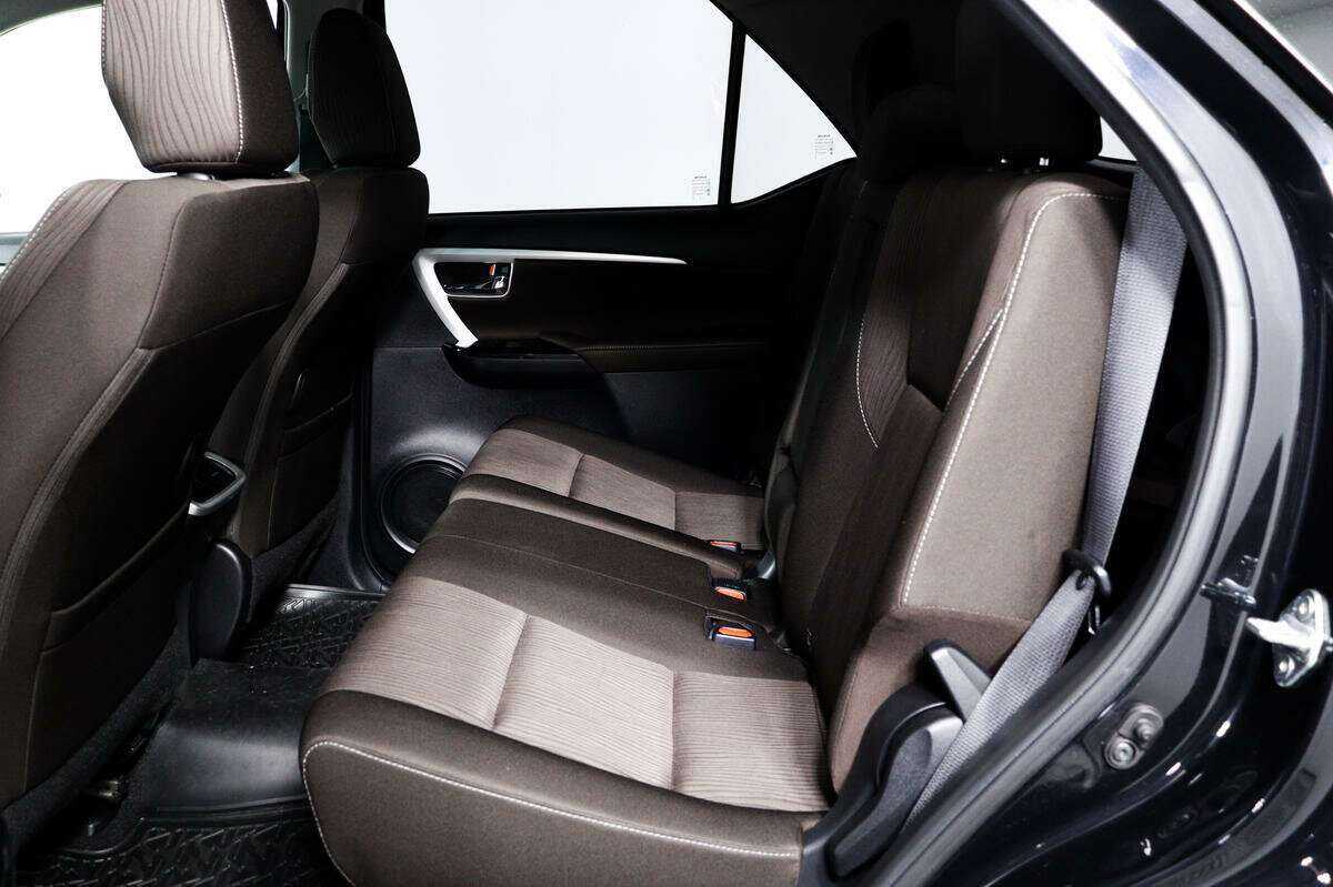 Toyota Fortuner с пробегом — 2018 год. Фото: #11