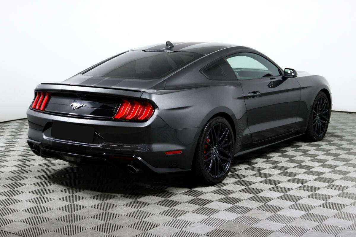 Ford Mustang с пробегом — 2020 год. Фото: #4