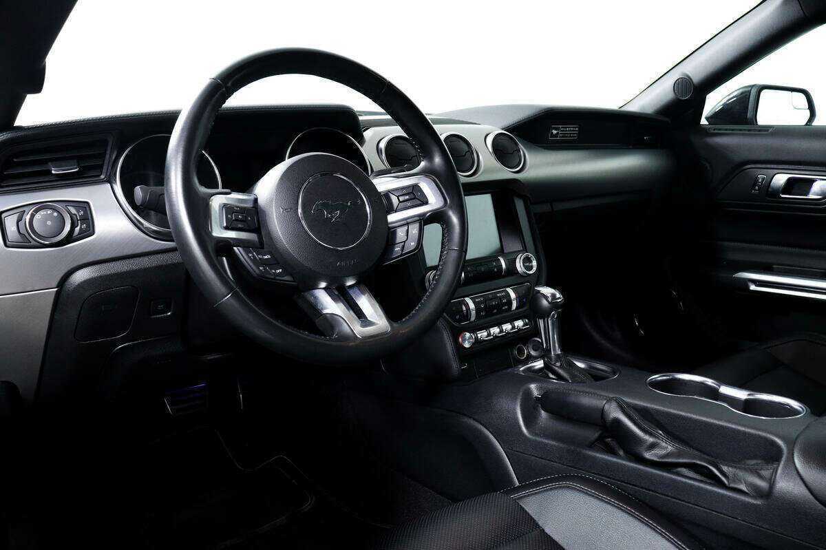 Ford Mustang с пробегом — 2020 год. Фото: #12