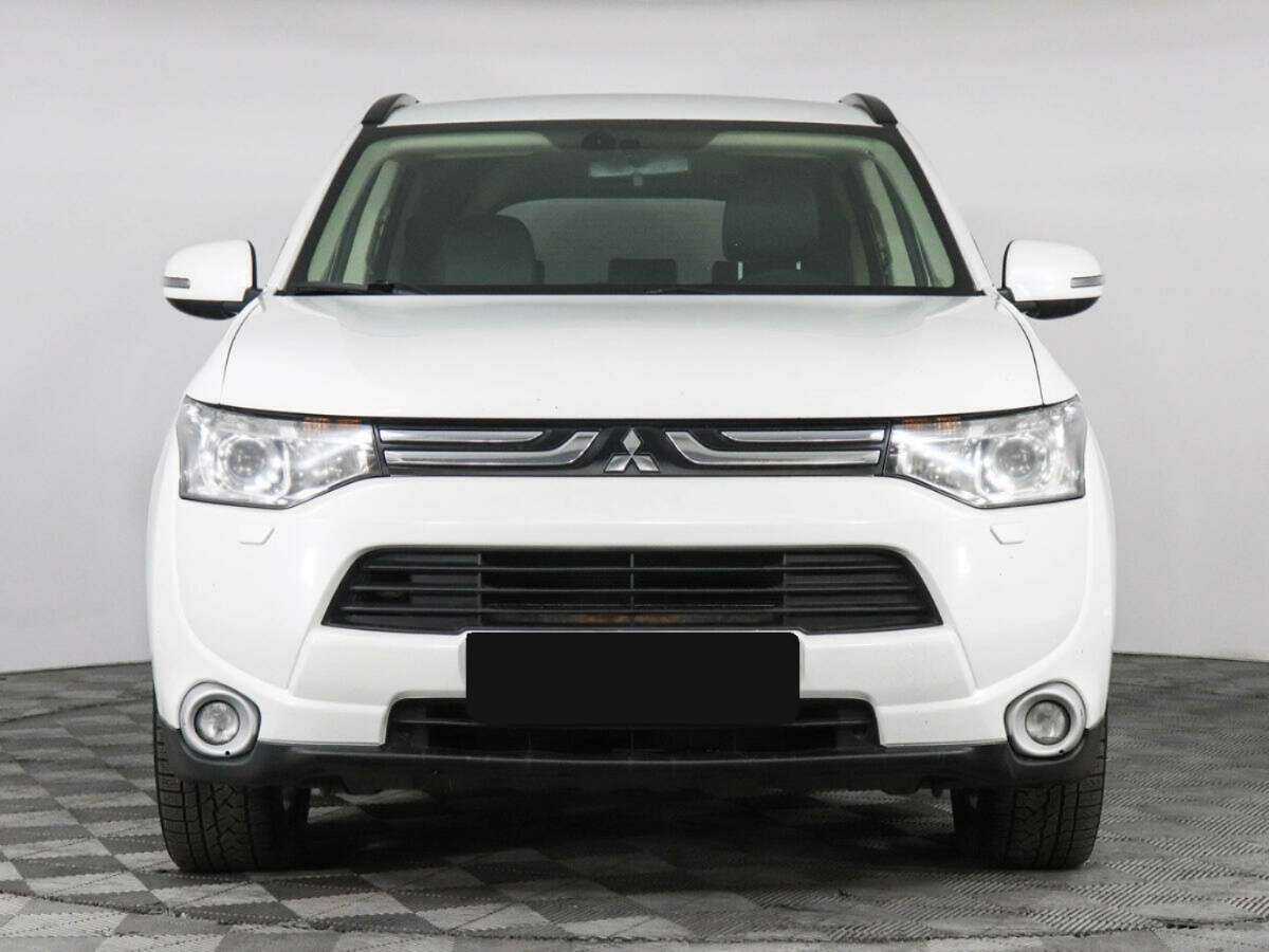 Mitsubishi Outlander с пробегом — 2012 год. Фото: #1