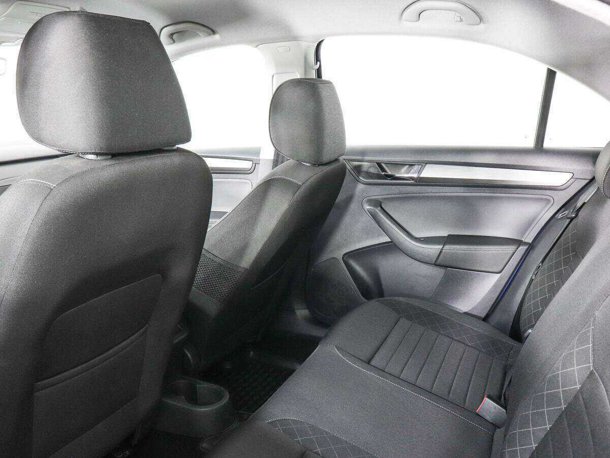 Skoda Rapid с пробегом — 2018 год. Фото: #11