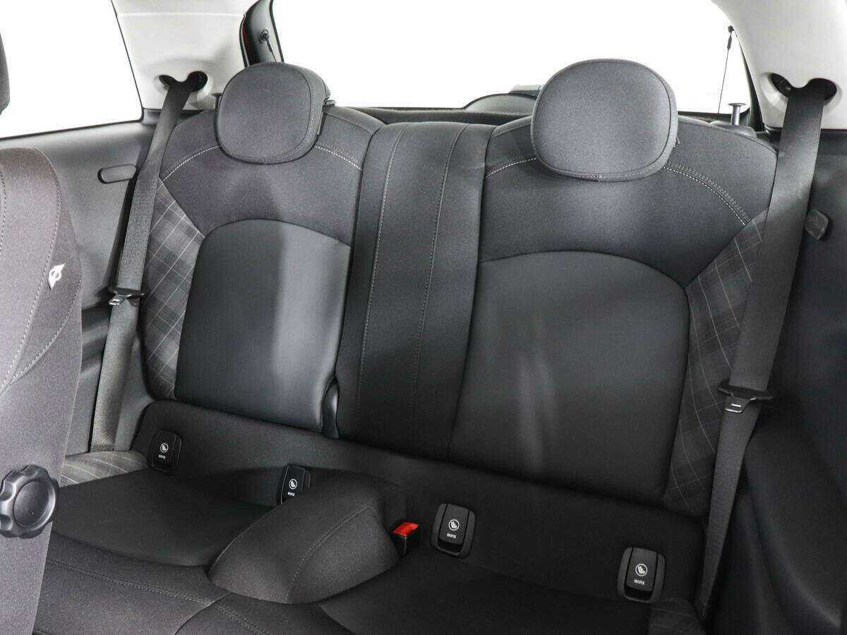 Mini Hatch с пробегом — 2015 год. Фото: #11