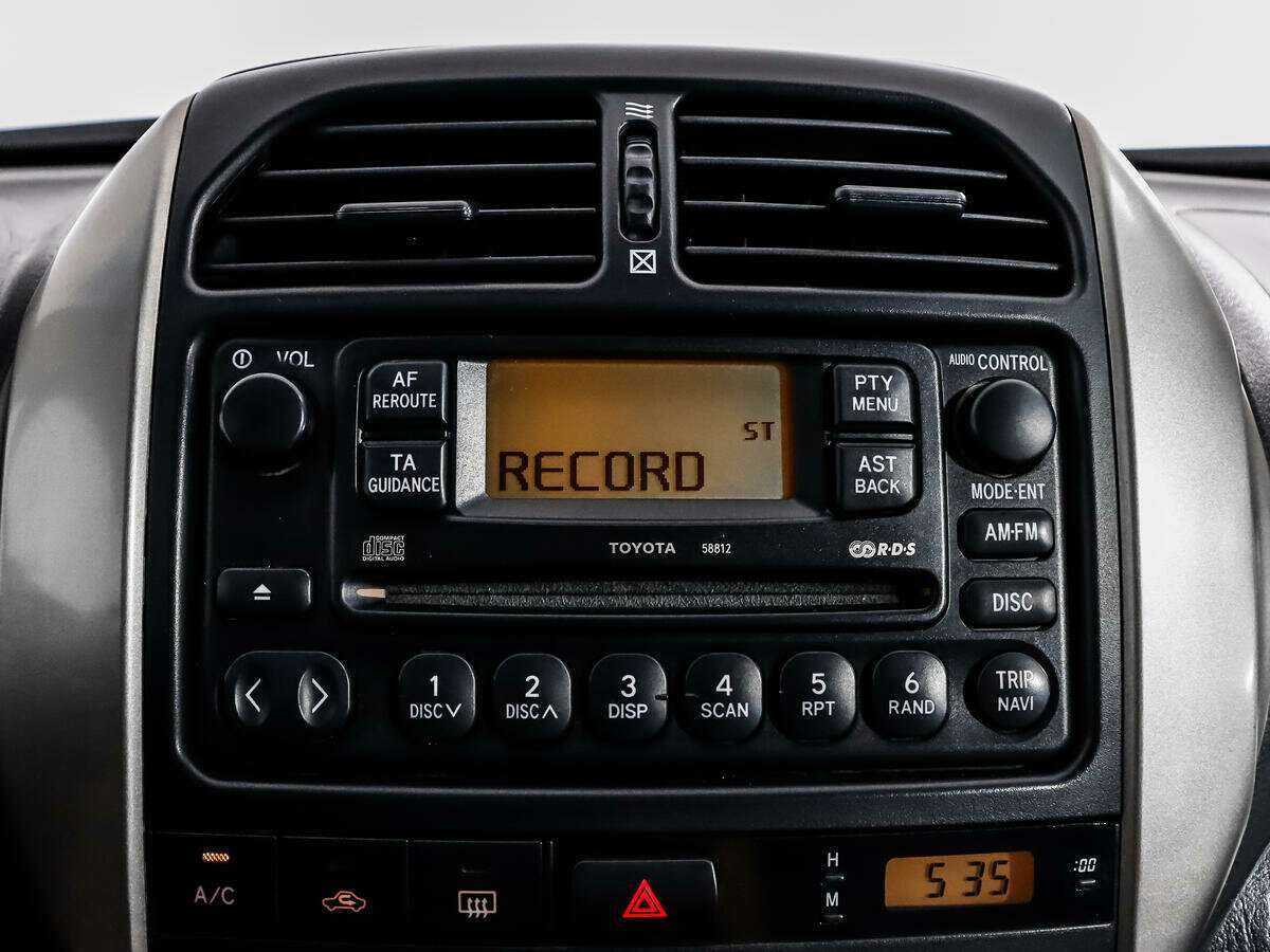 Toyota RAV4 с пробегом — 2005 год. Фото: #11