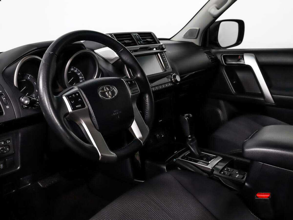 Toyota Land Cruiser Prado с пробегом — 2015 год. Фото: #6