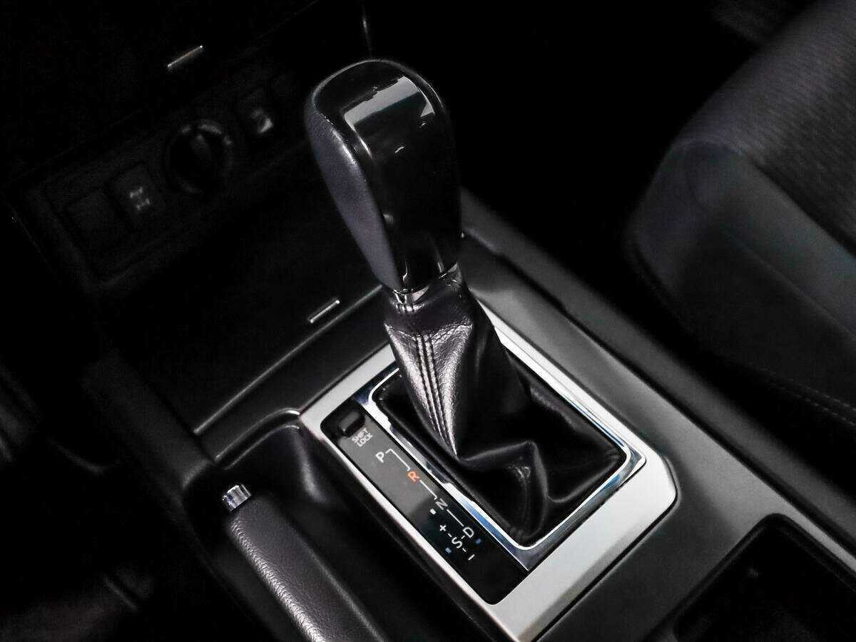 Toyota Land Cruiser Prado с пробегом — 2015 год. Фото: #8