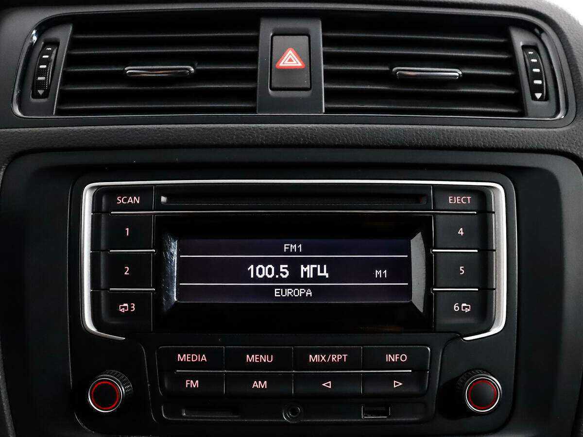 Volkswagen Jetta с пробегом — 2014 год. Фото: #12