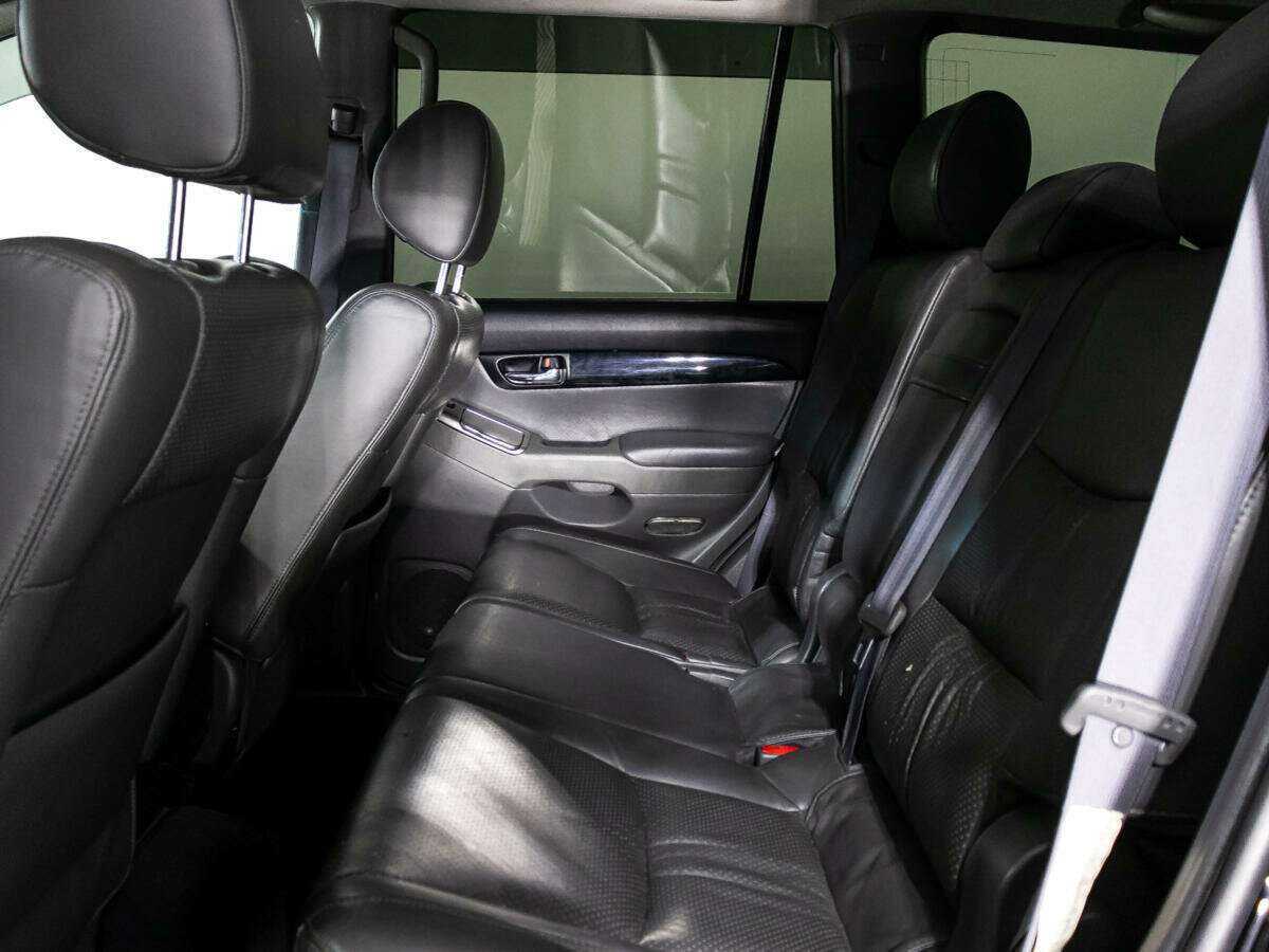 Toyota Land Cruiser Prado с пробегом — 2007 год. Фото: #9