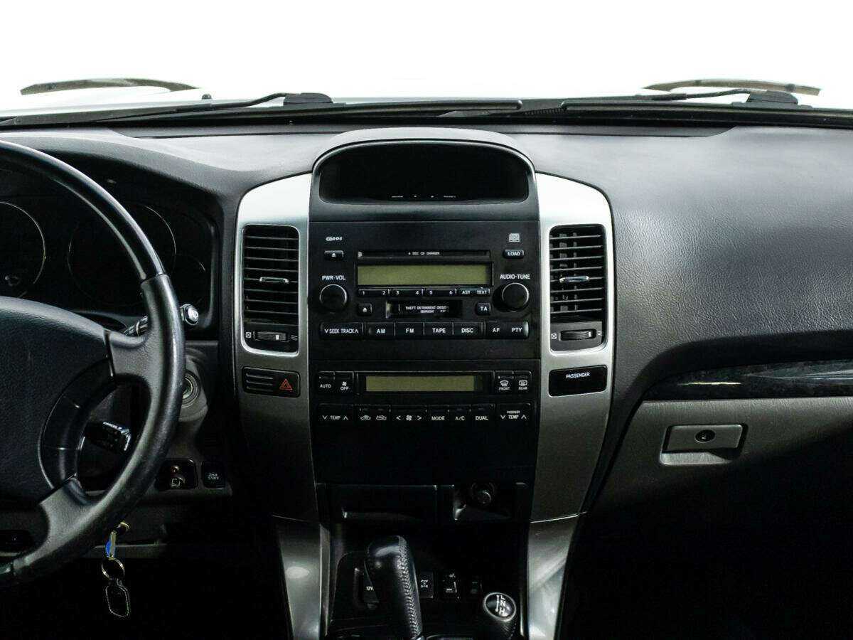 Toyota Land Cruiser Prado с пробегом — 2007 год. Фото: #13