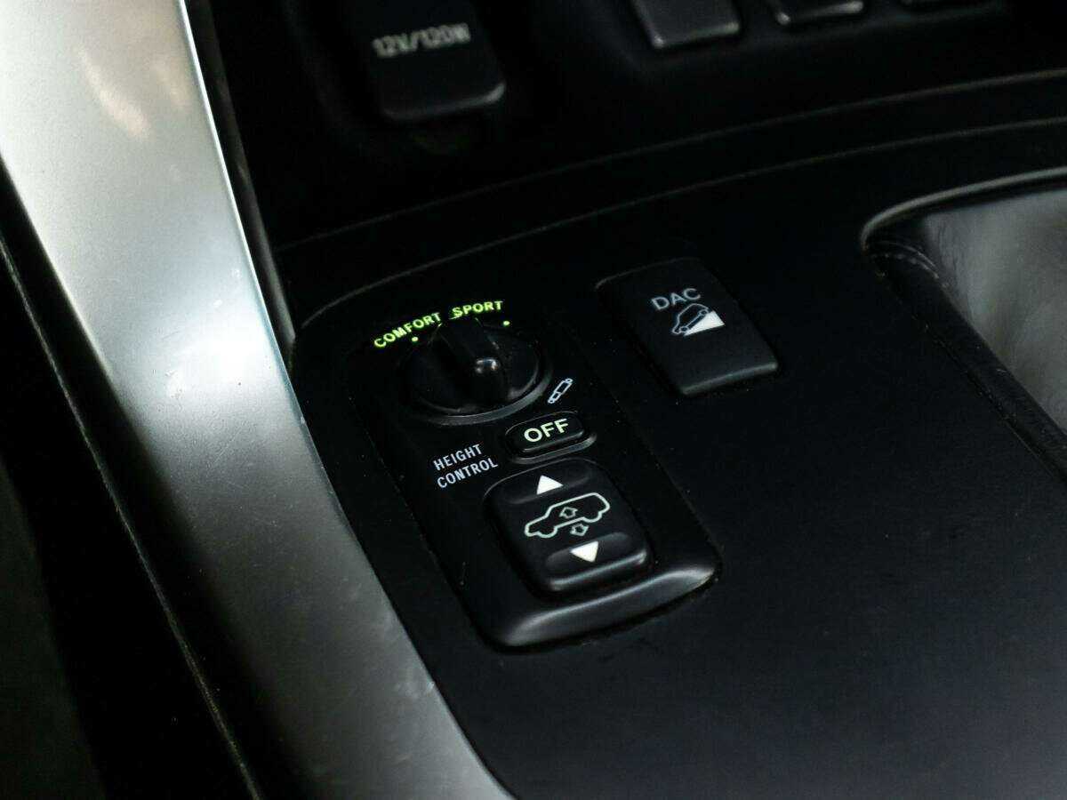 Toyota Land Cruiser Prado с пробегом — 2007 год. Фото: #15